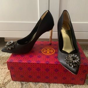 Ted Baker black silk high heel. Size 8.5. Good condition
